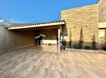 Casa · 187m² · 4 Quartos · 2 Vagas · Casa na 206 Sul tendo 4 quartos sendo 2 suítes
