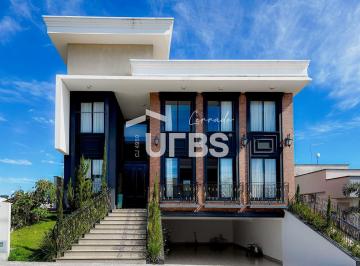 Casa · 450m² · 5 Quartos · 5 Vagas · Mansão Neoclassica em Condomínio beira lago