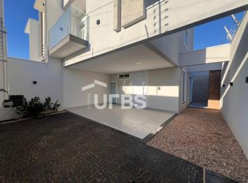 Casa · 125m² · 3 Quartos · 2 Vagas · Sobrado com 3 Suítes no Coração do Plano Diretor Sul