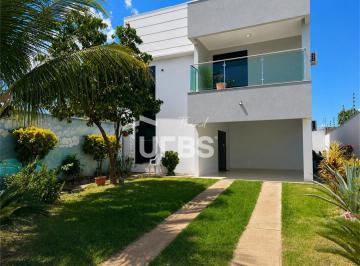 Casa · 200m² · 4 Quartos · 2 Vagas · Sobrado Excepcional na região de Taquaralto: 4 Quartos, Suíte Master e Vista Panorâmica da Serra