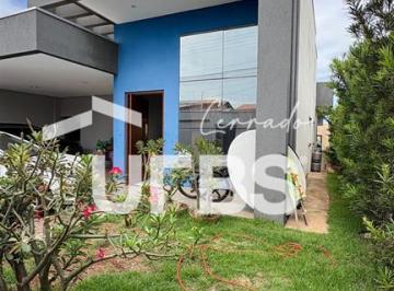 Casa · 158m² · 3 Quartos · 4 Vagas · Casa Alto Padrão – 1204 Sul | Palmas/TO Se você busca conforto, modernidade e imponência, essa casa