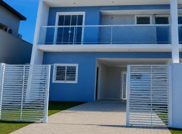 Foto 1 · Triplex 4 dormitórios, 2 suítes, com gramado nos fundos