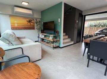 Foto 01 · Imperdível: Casa em Camburi, São Sebastião-SP! 4 quartos, 4 suítes, 2 salas, 4 banheiros e 200 m² de
