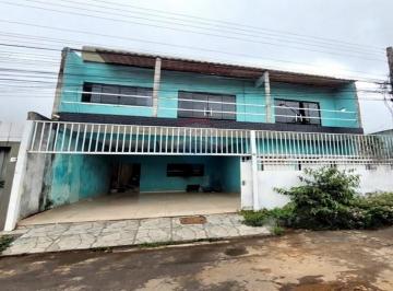 Casa · 250m² · 4 Quartos · 3 Vagas · "Amplo Sobrado à Venda em Ceilândia Sul, DF"