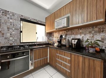 Casa · 134m² · 3 Quartos · 2 Vagas · Linda Casa Térrea em Taubaté: 3 Dorms (1 Suíte c/ Hidro) e Planejados