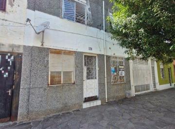 Casa · 152m² · 4 Quartos · Residência no Bairro Azenha, com quatro dormitórios