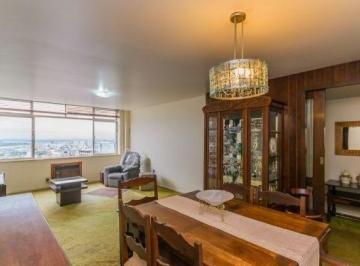 Apartamento · 136m² · 3 Quartos · Apartamento em Rio Branco