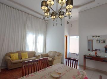 Casa · 180m² · 3 Quartos · 2 Vagas · Casa em Jardim Centenário, Olímpia/SP de 180m² 3 quartos à venda por R$ 800.000,00