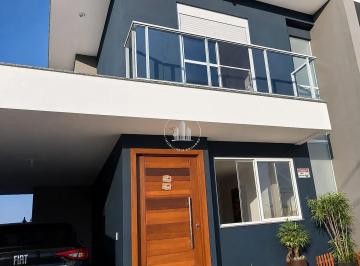 Casa · Sobrado Geminado 3 Quartos com 1 Suíte e 135m² - Carianos