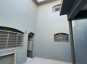 Casa de 2 quartos, Bragança Paulista · Sobrado com 3 quartos, Vila Bianchi.