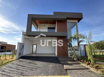 Casa · 240m² · 4 Quartos · 4 Vagas · Sobrado de alto padrão em condomínio fechado