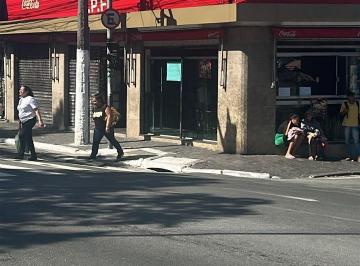 Comercial · 300m² · Loja na Avenida Yervant Kissajikian, 1860 • 300 m²