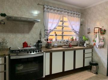 Casa · Sobrado à venda com 3 quartos em Vila Sabrina, São Paulo