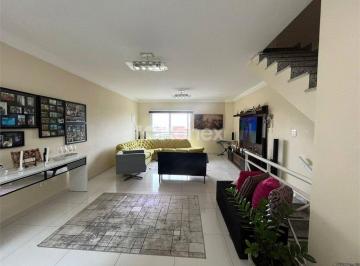 Casa · Sobrado à venda com 3 quartos em Vila Paiva, São Paulo