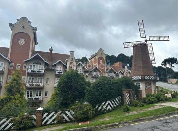 Apartamento · Apartamento à venda com 3 quartos em Vila Campos do Jordão, Campos do Jordão
