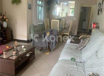 Casa · Sobrado à venda com 4 quartos em Centro, Salto
