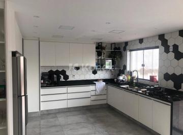 Casa · Sobrado à venda com 3 quartos em Jardim Ivone, São Paulo