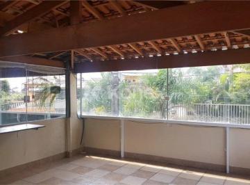 Casa · Sobrado à venda com 3 quartos em Jardim Lallo, São Paulo