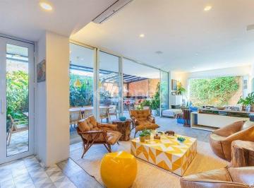 Casa · CASA EM RUA FECHADA NO ALTO DE PINHEIROS