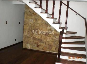 Casa · Sobrado à venda com 3 quartos em Vila Nivi, São Paulo