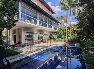 Casa · Sobrado à venda com 4 quartos em Pacaembu, São Paulo