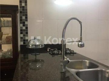 Casa · Sobrado à venda com 3 quartos em Jardim São João (jaraguá), São Paulo