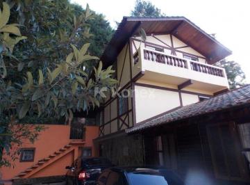Casa · Sobrado à venda com 6 quartos em Parque Petrópolis, Mairiporã