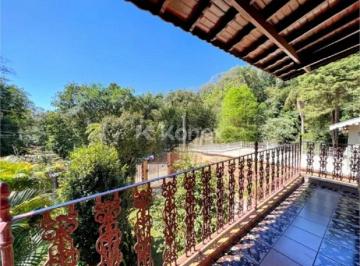 Casa · Sobrado à venda ou para alugar com 4 quartos em Alpes da Cantareira, Mairiporã