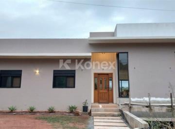 Casa · Casa em Condomínio à venda com 3 quartos em Centro, Igaratá