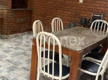Casa · Sobrado à venda com 3 quartos em Vila Jaraguá, São Paulo