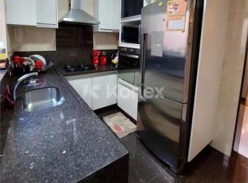 Casa · Sobrado à venda com 3 quartos em Vila Industrial, São Paulo