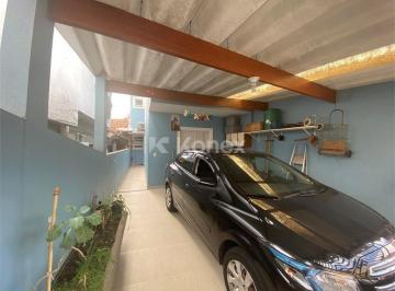 Casa · Sobrado à venda com 3 quartos em Parada Inglesa, São Paulo