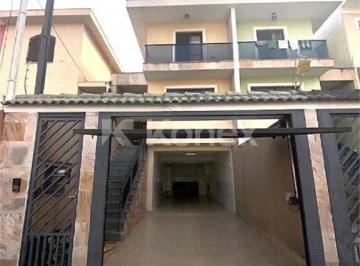 Casa · Sobrado à venda com 3 quartos em Vila Nivi, São Paulo