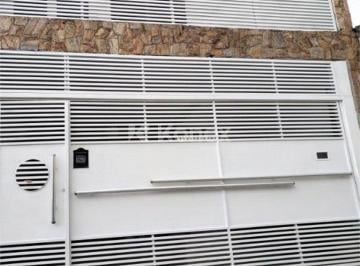 Casa · Sobrado à venda com 5 quartos em Jardim Tuã, São Paulo