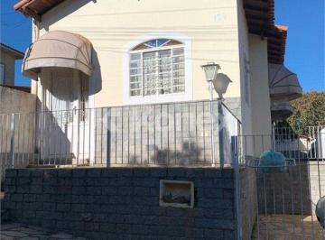 Casa · Casa à venda com 2 quartos em Centro, Lambari