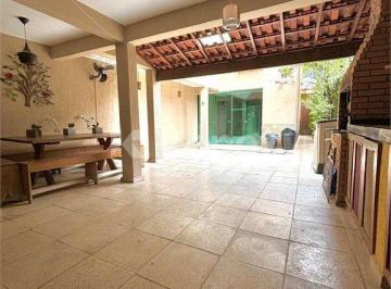 Casa · Sobrado à venda com 3 quartos em Vila Albertina, São Paulo