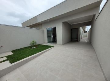 Casa de 2 quartos, Peruíbe · Casa com 2 quartos e espaço para piscina em Peruíbe.