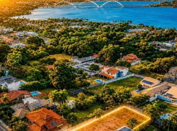 Terreno , Brasília · Terreno à venda na QI 28 Lago Sul vista privilegiada Exclusividade Santiago Financiamento Ponte JK