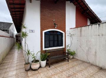Casa de 2 quartos, Peruíbe · Casa geminada no lado praia, com 2 quartos e área gourmet, Localizado em Itanhaém.