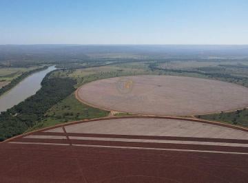 Vista aérea privilegiada dos pivôs Valley com captação no Rio São Francisco. · Fazenda 8.419 ha em Três Marias/MG | Rio São Francisco