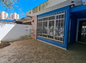 Comercial · 200m² · 2 Quartos · 2 Vagas · "Casa Comercial Espaçosa em Localização Estratégica"