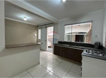 Casa · 190m² · 4 Quartos · 2 Vagas · CASA COM 01 DORMITORIO COM LUZ,AGUA E IPTU INCLUSOS NO ALUGUEL