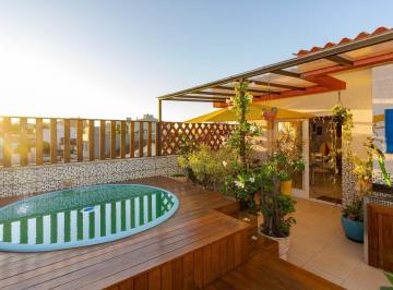 Apartamento · 140m² · 2 Quartos · 1 Vaga · Cobertura 2 Dormitórios Reformada com Piscina e Churrasqueira Chácara das Pedras