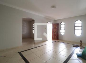 Casa · 240m² · 3 Quartos · 4 Vagas · Casa para Aluguel - Tabajaras, 3 Quartos, 240 m2 - Uberlândia