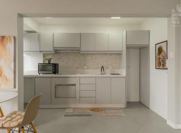 Apartamento · 53m² · 2 Quartos · 1 Vaga · Apartamento no Moretti, 02 Quartos, 01 Vaga, Reformado, Champagnat, Curitiba.