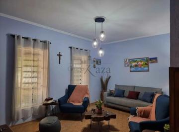 Casa · 250m² · 3 Quartos · 2 Vagas · Oportunidade - Casa Térrea - Bosque dos Eucaliptos - 3 Dormitórios - 250m².