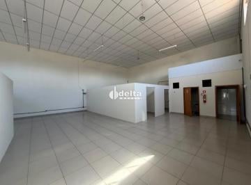 Comercial · 230m² · Loja disponível para locação no bairro Aclimação em Uberlândia-MG