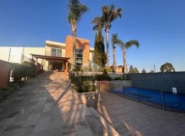 Casa · 280m² · 3 Quartos · 4 Vagas · Casa com 3 quartos, garagem para 4 carros Monte Pasqual