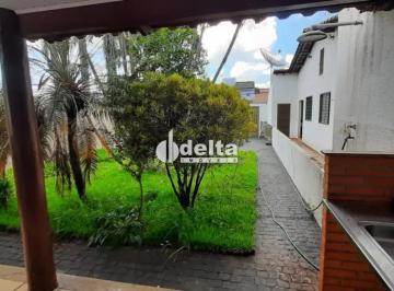 Comercial · 250m² · 4 Vagas · Casa disponível para venda no bairro Jardim Patrícia em Uberlândia-MG