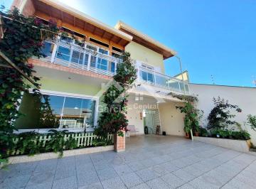 Casa · 265m² · 4 Quartos · 5 Vagas · Casa à venda em Peruíbe no Oasis com piscina e 265m²